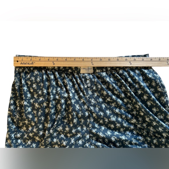 Laura Ashley floral cottagecore Soft Short Sleeve Top/Shorts Pajama Set Sz: L - Picture 16 of 16